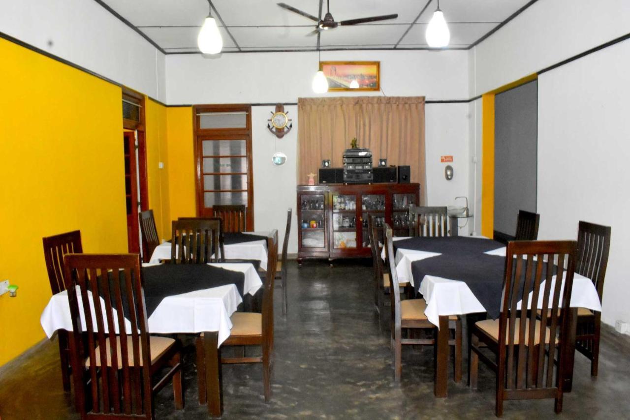 Old Park Villa Jaffna Bagian luar foto